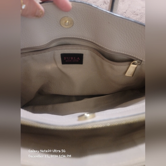 NWOT Beautiful Butter soft FURLA PEBBLED LEATHER SHOULDER BAG 3 COMPARTMENTS - Picture 7 of 10
